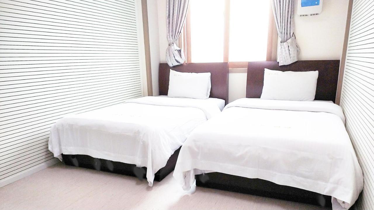 Golden Park Hotel Jeju Eksteriør billede