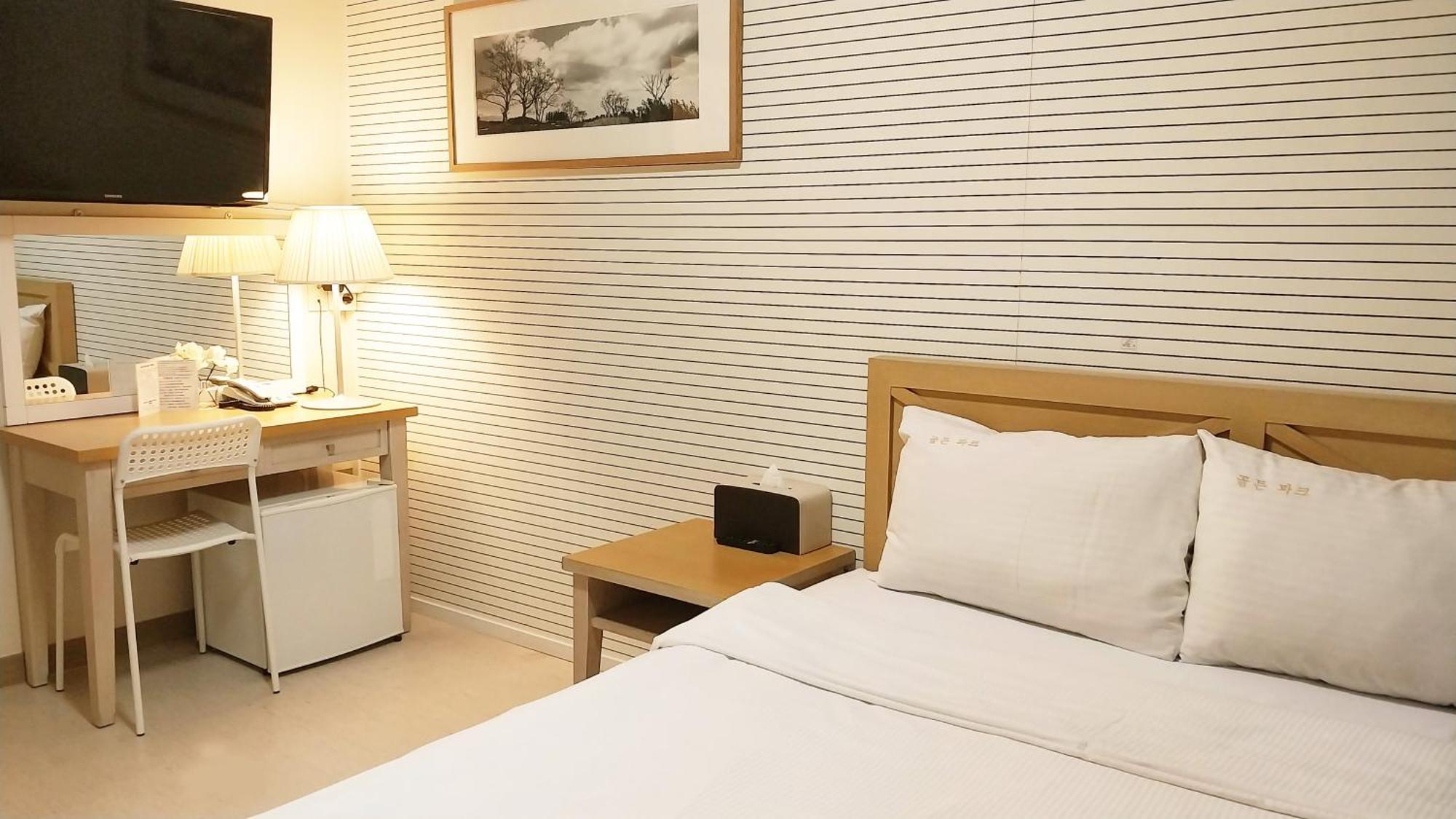 Golden Park Hotel Jeju Eksteriør billede